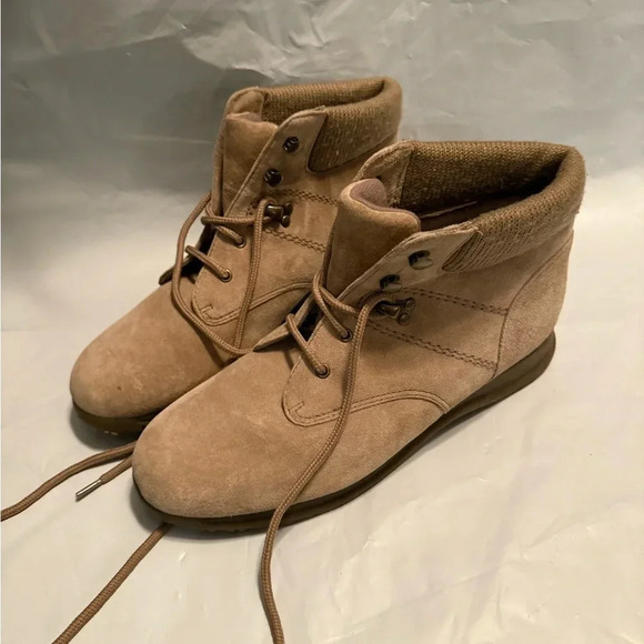 BAsport boots tan size 9 - Picture 8 of 8